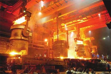 Metallurgia töötuba, milles kasutatakse kraaviõli sepistamine